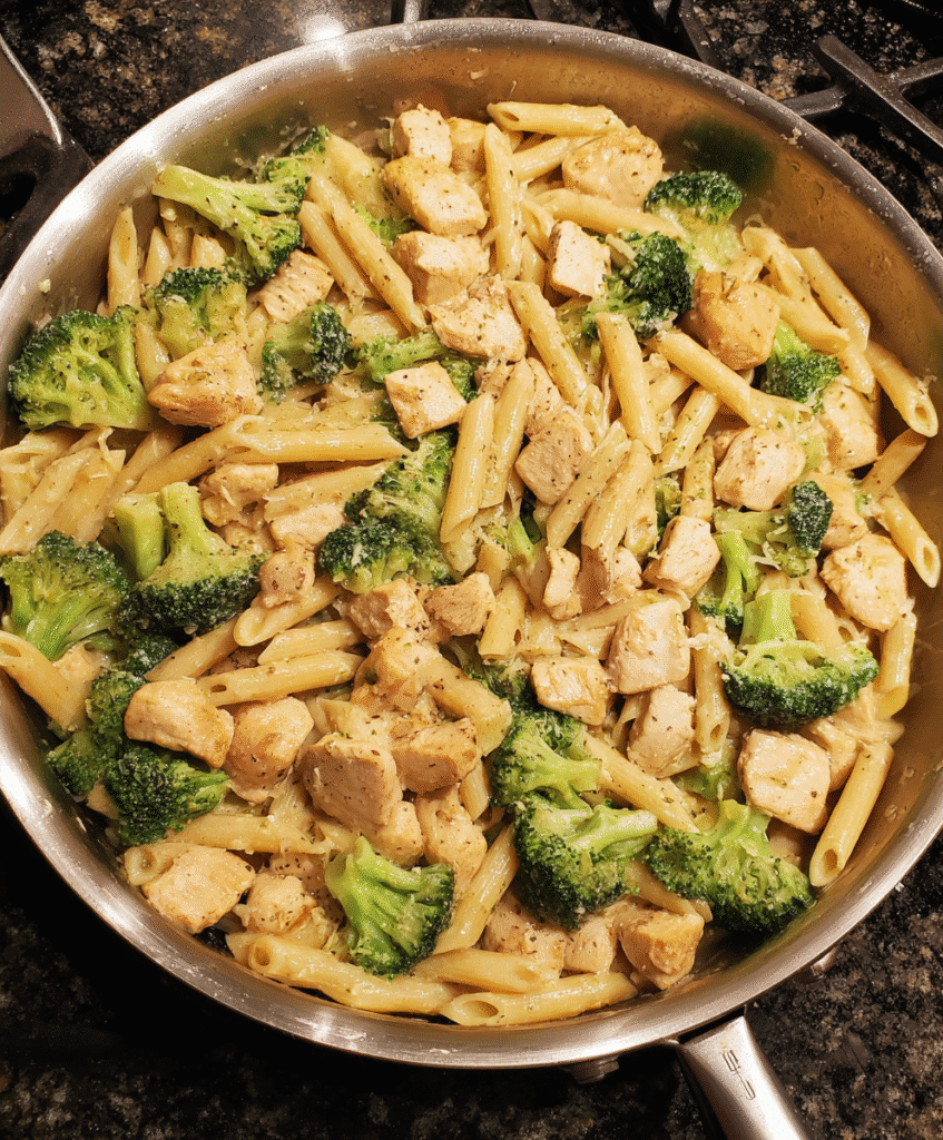 Recipe card for one-pot chicken and broccoli pasta